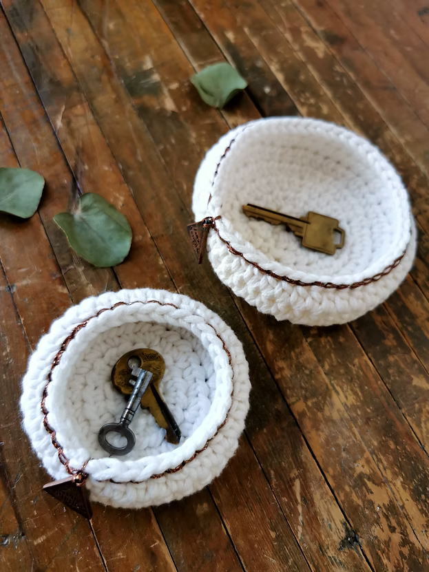 Ensemble de panier vide-poche au crochet en coton et accent cuivre